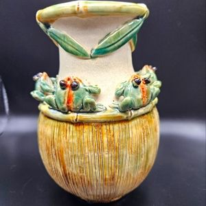Vintage hand-crafted, Majolica-style Frog vase/planter